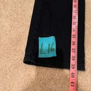 Gently Worn Classic fit 8 Short Lee Jeans
